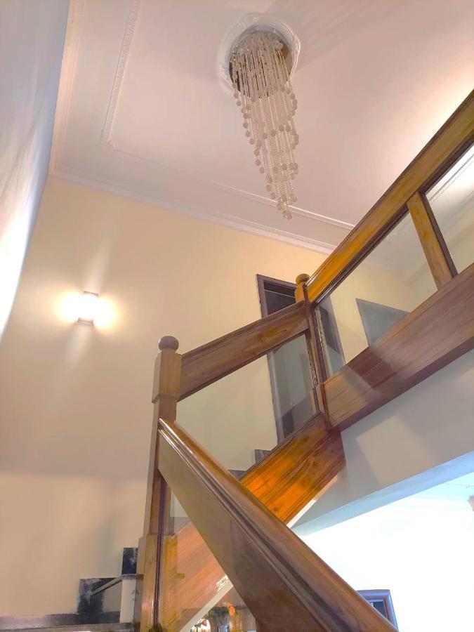 Entire 3 Bedroom Duplex With Garden At Vedic * Kolkata